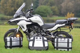 Benelli TRK-GIVI Sada 3 kufrů + držáky - 4
