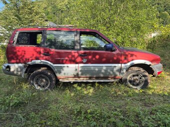 Nissan Terrano 2.7 TD 92kw - 4