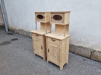 NÁDHERNÉ STARÉ SMRKOVÉ NOČNÍ STOLKY PO RENOVACI - 4