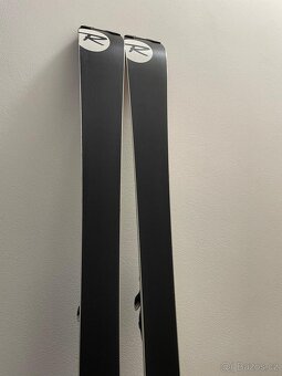 Sjezdové lyže Rossignol + hůlky - 4