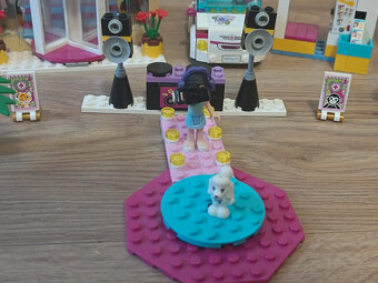 LEGO Friends 41058 Obchodní zóna Heartlake - 4