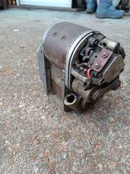 Magnet 02 - Bosch 42° dvouválec např. Indian. - 4