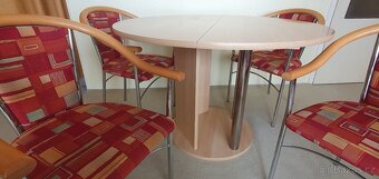 Kulatý stůl a 4 židle - 4