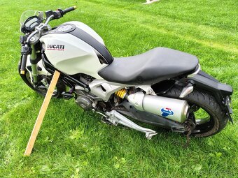 Ducati Monster 696 - 4