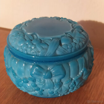 Dětský sběratelský hrneček a modrá skleněná dóza - 4