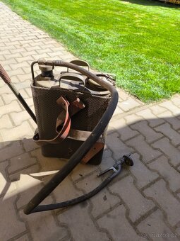 stará vojenská vodní pumpa - 4