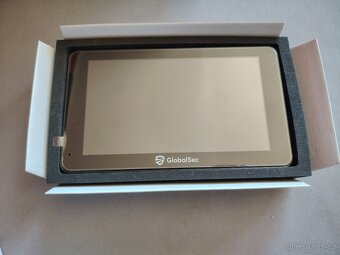 Tablet do auta - 4