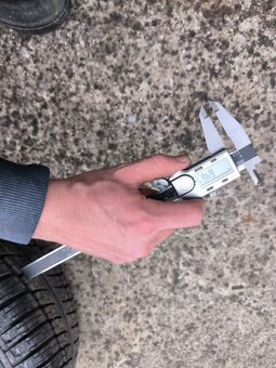 Pneumatiky a disky ze ŠKODA Felicia - 2 pneu dobrý vzorek - 4