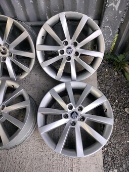 4ks alu disky orig. Škoda 5x112 r18 - 4