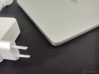 MacBook Pro 2017 | 16GB RAM | 256GB ssd - 4