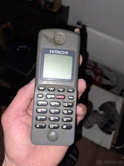HITACHI - 4