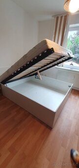 Manželská postel s vyklápěcím roštem včetně matrace - 4