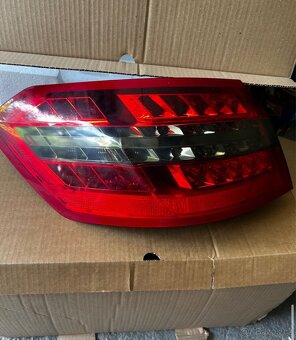 Zadní světla na Mercedes-Benz E-Class W212 - 4