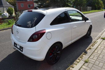 Opel Corsa D 1.4 16V 74kW, Color Edition, KLIMA, rok 2010 - 4