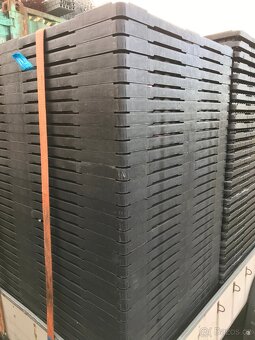 Plastové palety 120x80 více druhů - 4