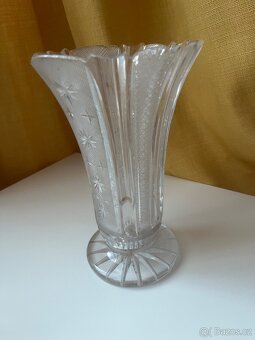 Broušená čirá váza - 4