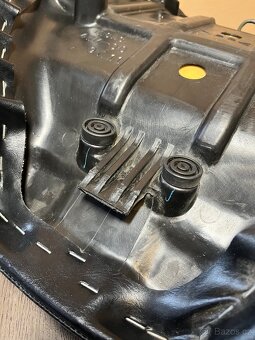 Originální sedlo na Yamaha xv wildstar 1600 - 4