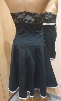 Krásné černé šaty bez ramínek - 4