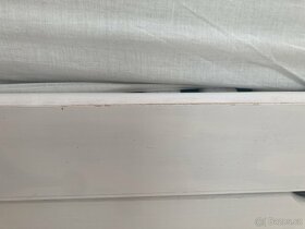 dvoulůžková bílá postel s šuplíkem - 4