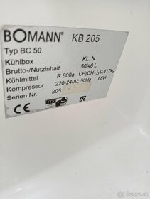 Malá lednice s mrazčkem 45 lit Bomann - 4