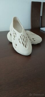 Kopie yeezy foam runners. Krémová - 4
