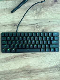 Razer huntsman mini ( Red switch) - 4
