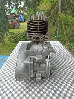 Motor JAWA 250/353 - 4