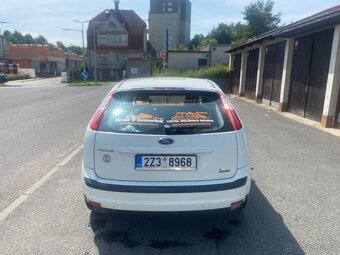 Ford Focus MK2 Hatchback - 4