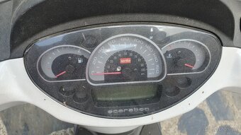 Aprilia Scarabeo 125ie, r.v.2011 - 4