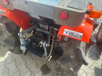 Traktor Kubota B-52 - 4