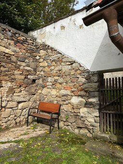 Zahradní nábytek — stůl — 4 židle — dvě lavice - 4