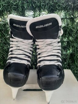 Hokejové brusle BAUER SUPREME S 140 vel. 35 - 4