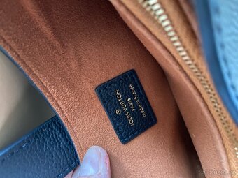 Nádherná černá kabelka Low Key Louis Vuitton - 4