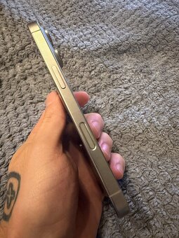 Apple iPhone 16 Pro JAKO NOVÝ - 4