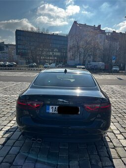 Jaguar XE 2.0 AWD - 4