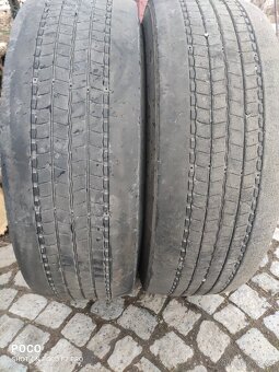 Pneu 315/70 R 22,5 - 4