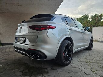 Alfa romeo stelvio quadrifoglio - 4