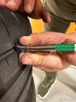 Topové letní goodYeary 245/45 r18, 8 mm - 4