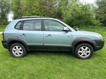 HYUNDAI TUSCON - 4