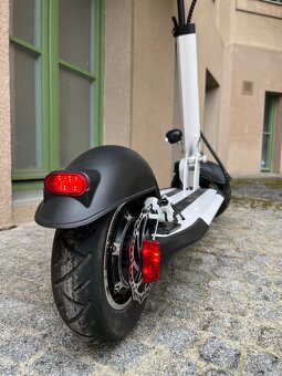 Prodám elektrickou koloběžku W-TEC Teneur 10” – jako nová, n - 4