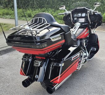 Harley Davidson Electra Glide Ultra CVO FLHTKSE - 4