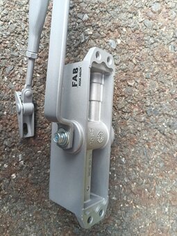 FAB ASSA ABLOY dveřní zavírač - 4