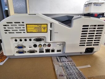 Projektor CASIO - 4