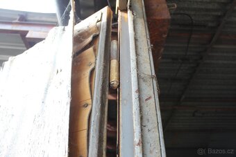 Prodám plechová vrata 240x235 cm - 4
