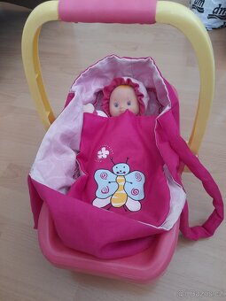 Panenka s autosedačkou a nosítko - 4