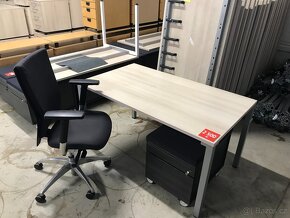 Prodám kancelářské stoly Steelcase - 4