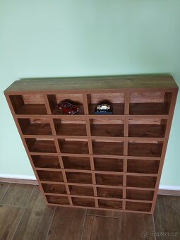 Police regály vitrína - 4