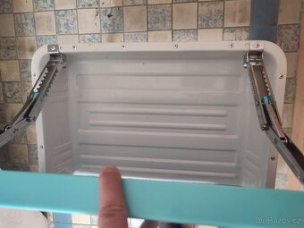 Rostoucí psací stůl a židle - 4