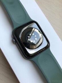 Apple Watch Series 6 (GPS) 44mm Space Gray 32GB - 4