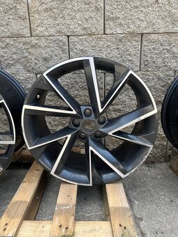 Prodám originální alu kola Škoda Vega R19 - 4